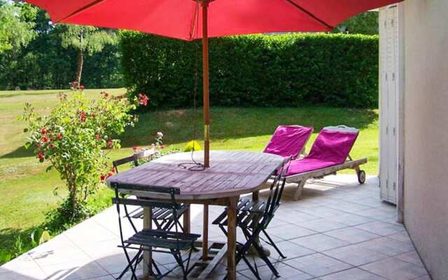 House With 2 Bedrooms in Saint-saud-lacoussière, With Wonderful Lake V