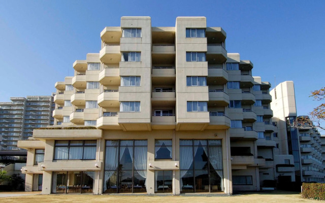 Wisterian Life Club Toba