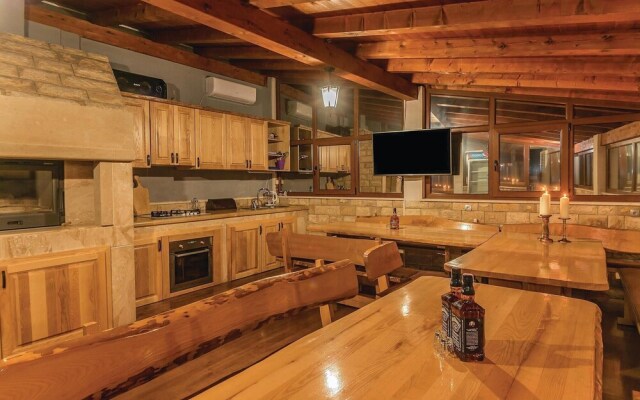 Nice Home in Kastel Novi With Sauna, Wifi and 8 Bedrooms