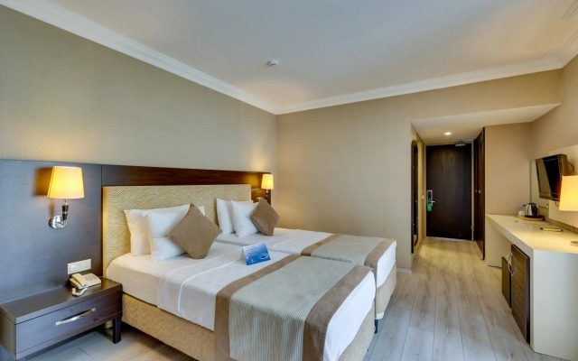 Faros Premium Beach Hotel