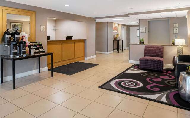 La Quinta Inn & Suites by Wyndham Naples East (I-75)