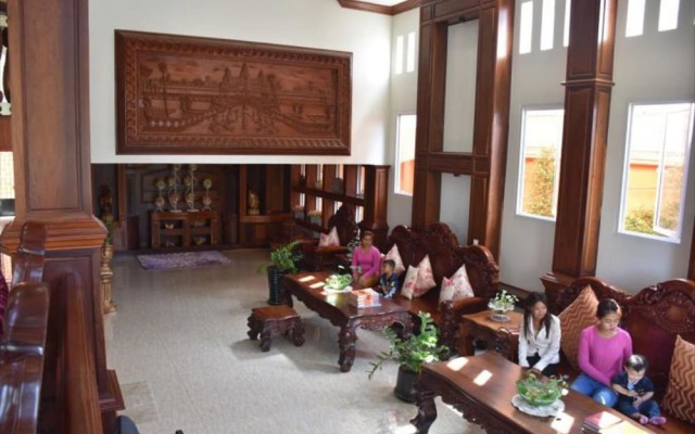 Vanne Hotel