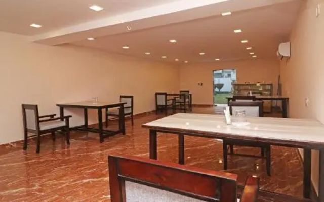 Hotel Rajshri by OYO Rooms