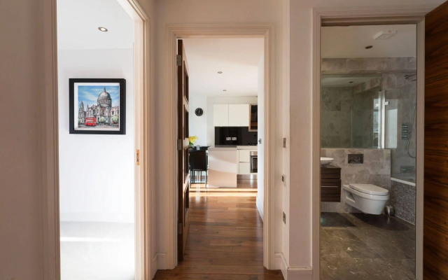 City Courtyard Apartments & Penthouse