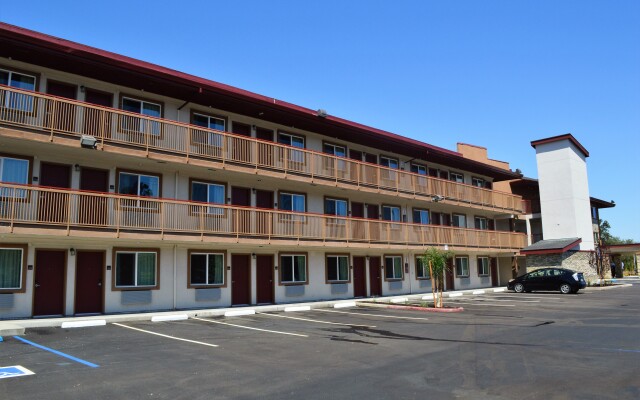 Red Roof Inn & Suites Sacramento North