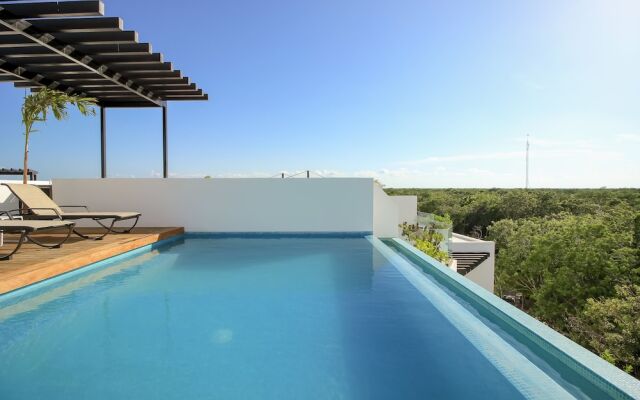 Laylie Tulum - Tropical 3 story condo with Rooftop