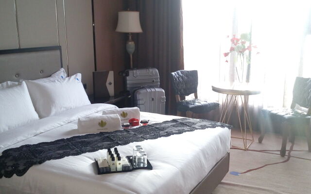 Lotus Blu Hotel