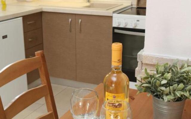 Eleni Rooms Pefkohori