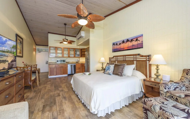 Napili Shores D229 Studio Bedroom Condo by RedAwning