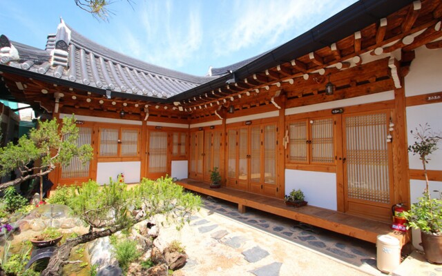 Happiness Full Guesthouse