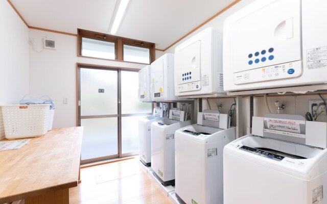 Hirononomori Maehama Bekkan - Male only