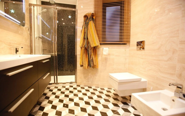 27/3a Cockburn Street Apartments