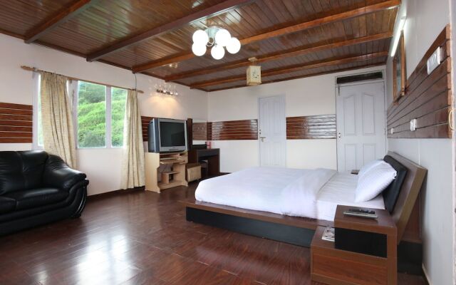 OYO 9346 Home Spacious 4BHK Valley View Fagu