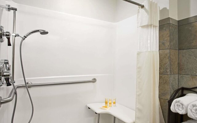 Days Inn by Wyndham Carrollton