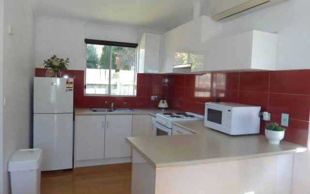 Bellevue on Bentley - Unit 2