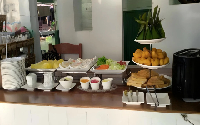 At Casa Guesthouse Amphawa