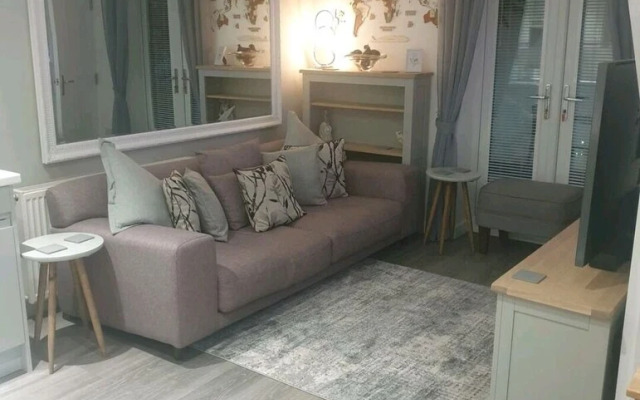 Cosy & Comfortable 2 Bedroom Annex New Build 2022