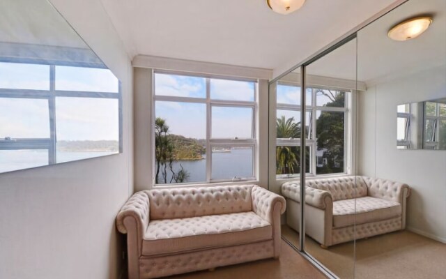 Elegant Waterfront Mosman Bay - RAG10