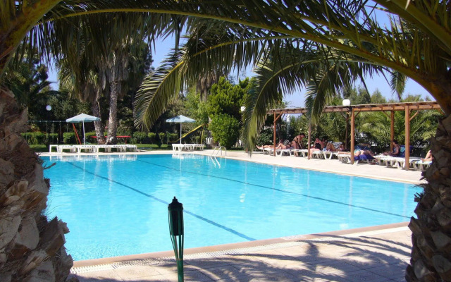 Nina Beach Hotel