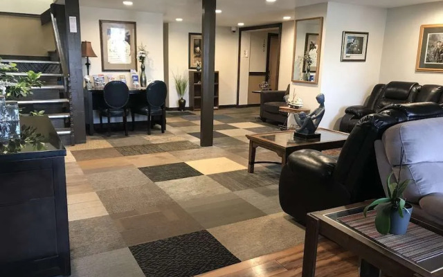 Hooligans Fishing Lodge