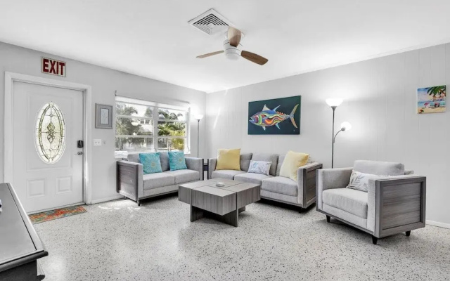 Barefoot Bungalow 2 Bedroom Home