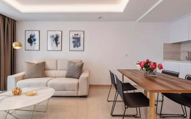 Grand Horizon Luxury Boutique Apartments