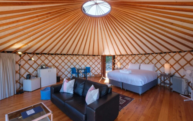 Awaawa Yurts - Papa Yurt