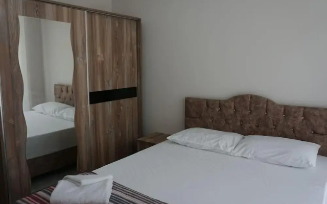 Lovely 2 Rooms Apartment With Pool and Air Con