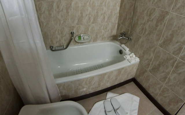 Meneur Hotel