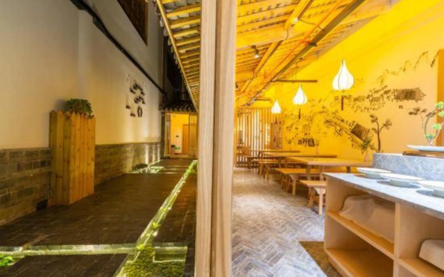 G Joyful · Meet Hotel (Nanping Pedestrian Street Jinma Biji Fang)