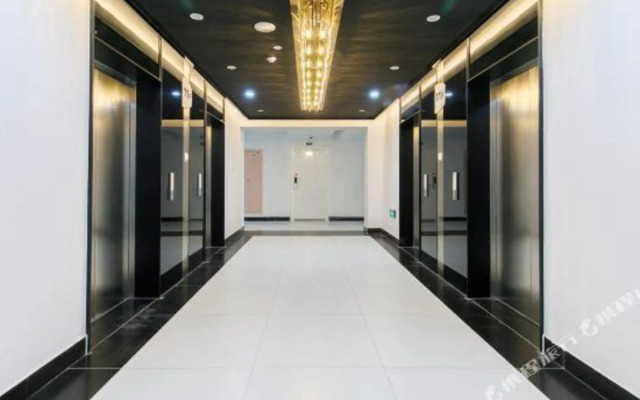 Xianhang hotel apartment (Jinan Wanhong Plaza store)