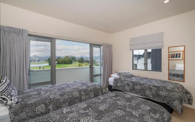 Hosts on the Coast Tee Time