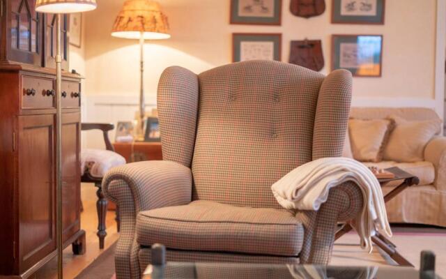 Liiiving in Moledo Historical Pool Villa