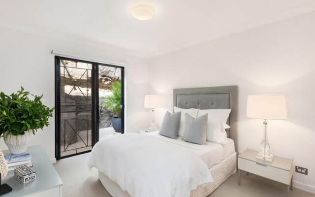 BELLEVUE GARDEN OASIS-hosted by L'Abode