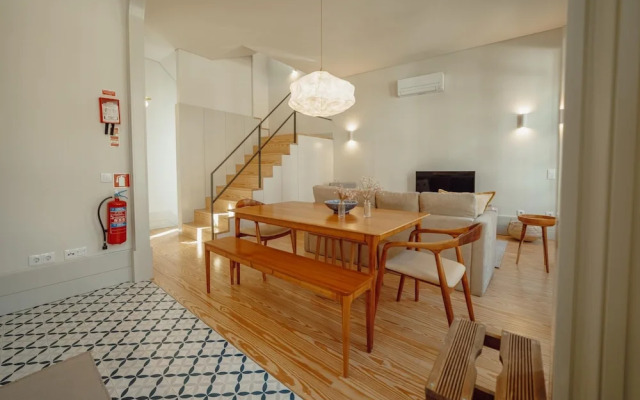 Downtown Deluxe Duplex by Homing