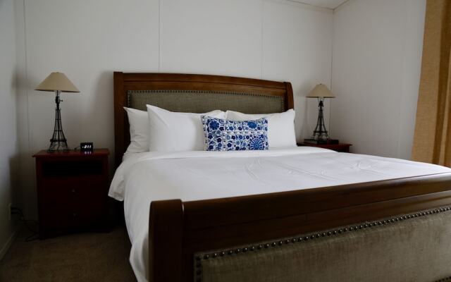 Lou & Francis Guest House
