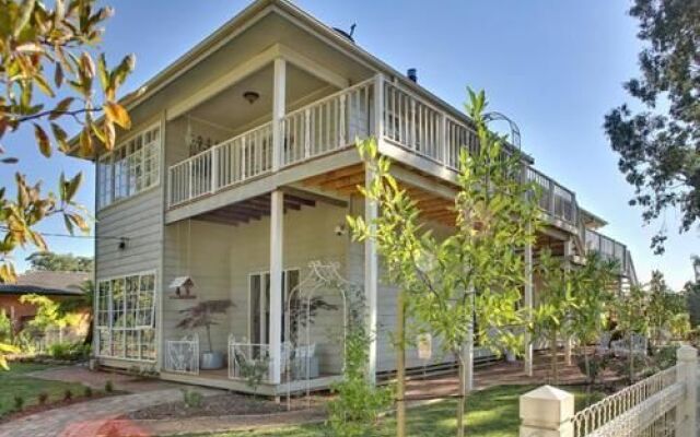 The Heart of Emerald Bed & Breakfast