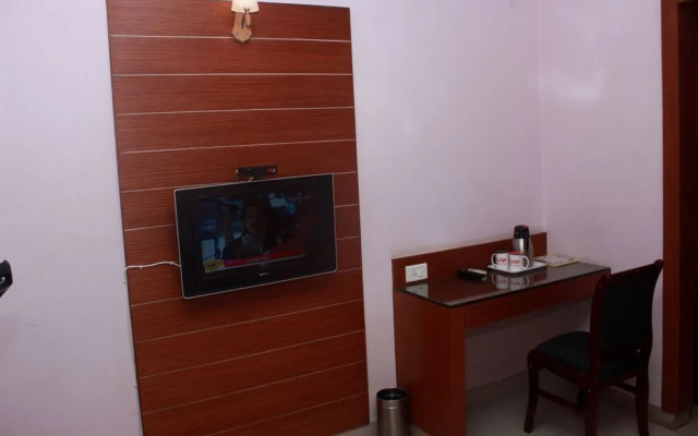 Oyo 2410 Near Railway Station