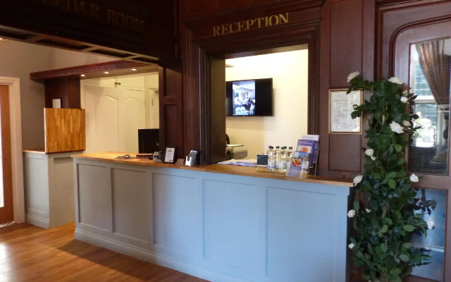 Farnham House Hotel