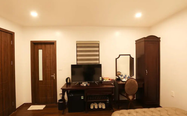 Royal Văn Phú Hotel