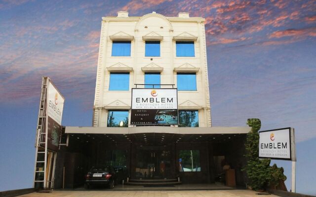 Emblem Hotel Sector 14 Gurgaon