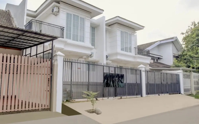 Hotel O Panakkukang Near Mall Panakkukang Formerly Golden White House