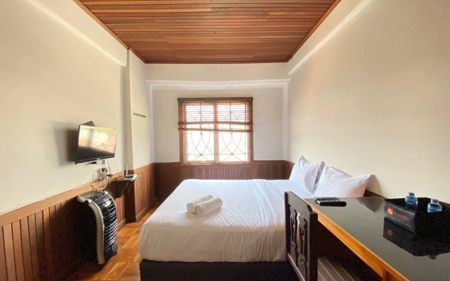 Cozy & Artistic Studio at Pinewood Jatinangor Apartment