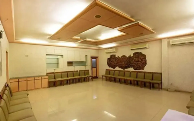 Sukh Hotel, Juhu