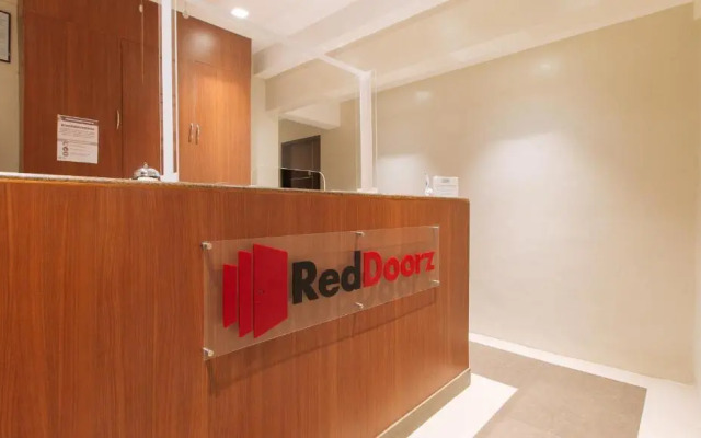 RedDooorz @ Laiya Vivo Hotel Batangas