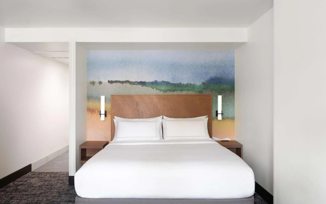 River's Edge Hotel Portland, Tapestry Collection by Hilton