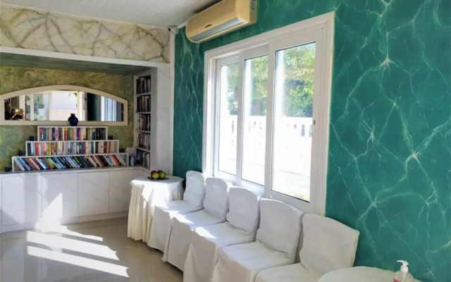 Room in Condo - Entire Private Suite Unit sea View