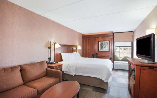 Hampton Inn West Springfield