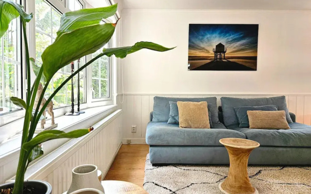 Chalet Kieftveen With hot tub for Four Person