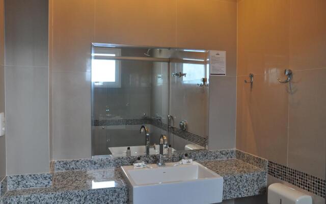 Kamur Plaza Hotel